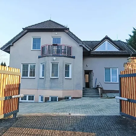 Holiday Home Wellness Villa Near Prague Σπίτι διακοπών *